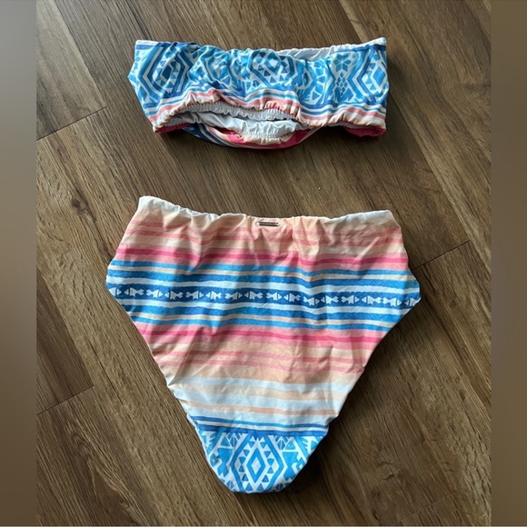 Kenny Flowers The Pamilla Bandeau & High Waisted Bottom NWOT - Picture 6 of 10